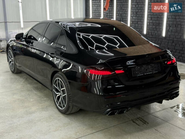 Черный Мерседес Е-Класс, объемом двигателя 1.95 л и пробегом 150 тыс. км за 47777 $, фото 3 на Automoto.ua