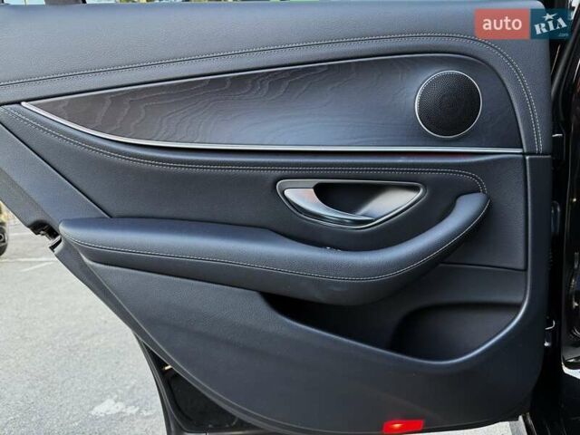 Черный Мерседес Е-Класс, объемом двигателя 1.95 л и пробегом 105 тыс. км за 38900 $, фото 28 на Automoto.ua