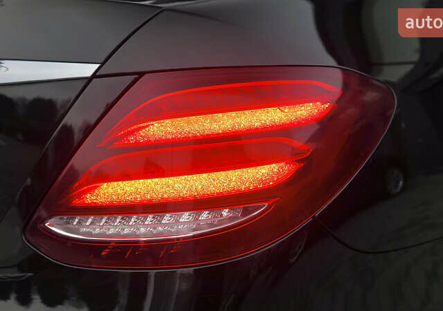 Чорний Мерседес Е-Клас, об'ємом двигуна 1.6 л та пробігом 54 тис. км за 37500 $, фото 17 на Automoto.ua