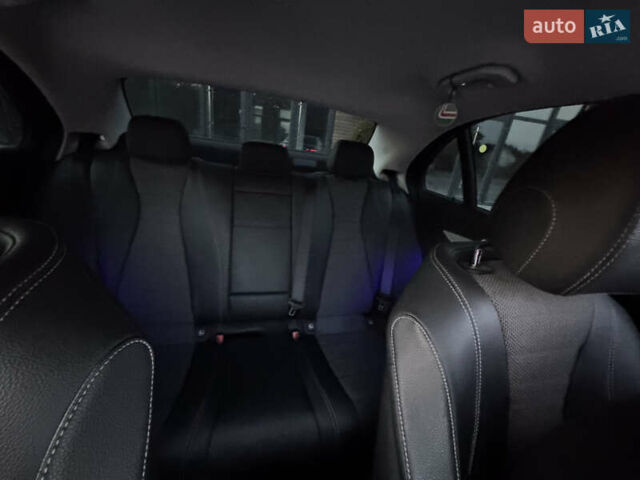 Чорний Мерседес Е-Клас, об'ємом двигуна 1.95 л та пробігом 148 тис. км за 50000 $, фото 17 на Automoto.ua