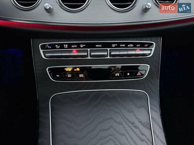 Черный Мерседес Е-Класс, объемом двигателя 1.95 л и пробегом 70 тыс. км за 66500 $, фото 53 на Automoto.ua