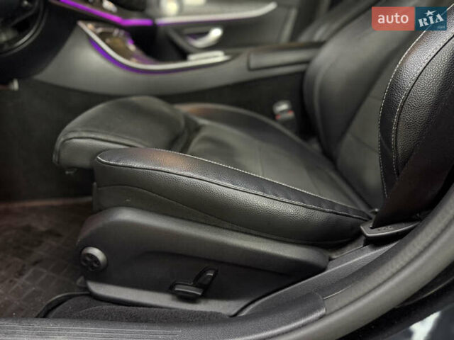 Черный Мерседес Е-Класс, объемом двигателя 1.95 л и пробегом 150 тыс. км за 47777 $, фото 62 на Automoto.ua