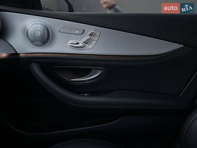 Черный Мерседес Е-Класс, объемом двигателя 1.95 л и пробегом 70 тыс. км за 66500 $, фото 103 на Automoto.ua