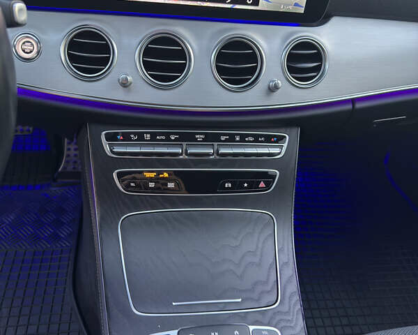 Чорний Мерседес Е-Клас, об'ємом двигуна 1.95 л та пробігом 148 тис. км за 50000 $, фото 14 на Automoto.ua