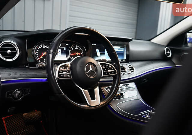 Чорний Мерседес Е-Клас, об'ємом двигуна 1.6 л та пробігом 54 тис. км за 37500 $, фото 19 на Automoto.ua