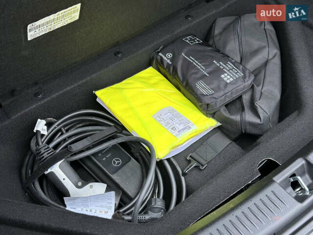 Чорний Мерседес Е-Клас, об'ємом двигуна 1.95 л та пробігом 112 тис. км за 38400 $, фото 19 на Automoto.ua