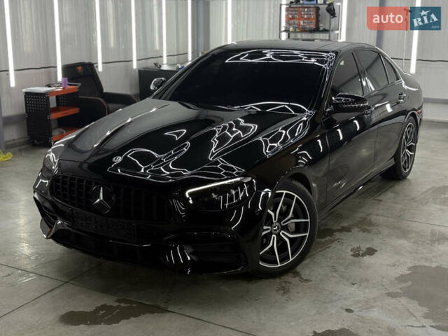 Черный Мерседес Е-Класс, объемом двигателя 1.95 л и пробегом 150 тыс. км за 47777 $, фото 1 на Automoto.ua