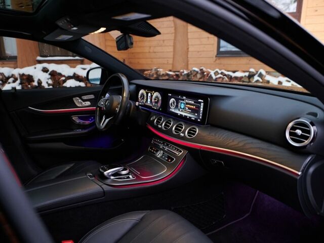 Черный Мерседес Е-Класс, объемом двигателя 2 л и пробегом 64 тыс. км за 45000 $, фото 20 на Automoto.ua