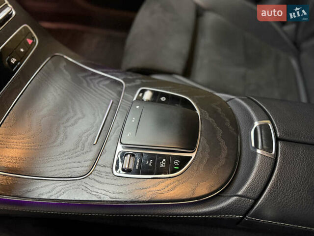 Черный Мерседес Е-Класс, объемом двигателя 1.95 л и пробегом 150 тыс. км за 47777 $, фото 66 на Automoto.ua