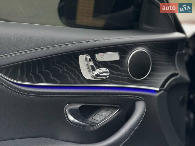 Черный Мерседес Е-Класс, объемом двигателя 2 л и пробегом 78 тыс. км за 50000 $, фото 36 на Automoto.ua