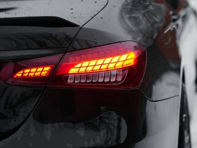 Черный Мерседес Е-Класс, объемом двигателя 2 л и пробегом 64 тыс. км за 45000 $, фото 5 на Automoto.ua