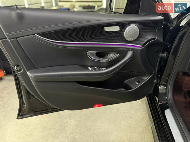 Черный Мерседес Е-Класс, объемом двигателя 1.95 л и пробегом 150 тыс. км за 47777 $, фото 58 на Automoto.ua