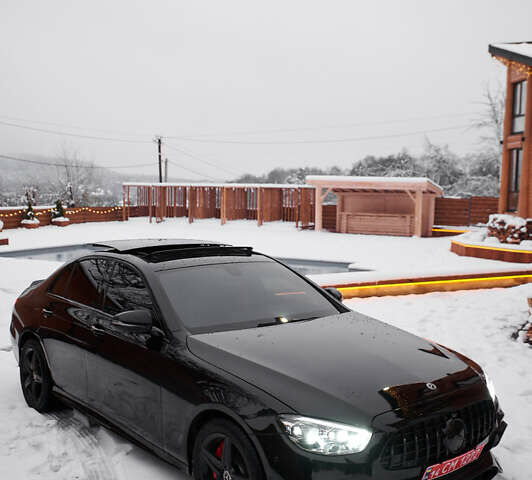 Чорний Мерседес Е-Клас, об'ємом двигуна 2 л та пробігом 94 тис. км за 45000 $, фото 4 на Automoto.ua