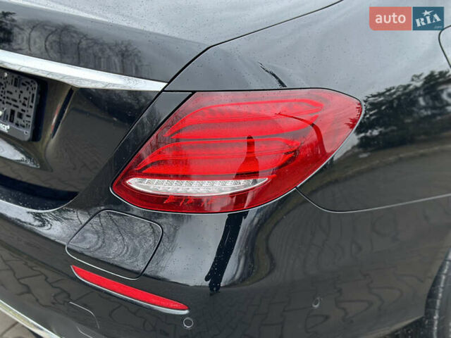 Чорний Мерседес Е-Клас, об'ємом двигуна 1.95 л та пробігом 112 тис. км за 38400 $, фото 12 на Automoto.ua