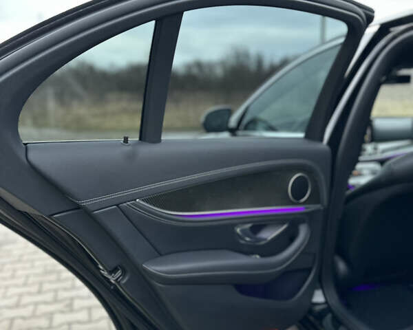 Чорний Мерседес Е-Клас, об'ємом двигуна 1.95 л та пробігом 112 тис. км за 38400 $, фото 41 на Automoto.ua