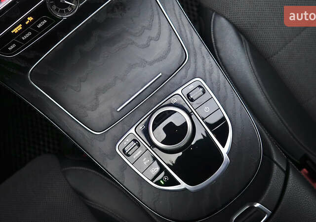 Чорний Мерседес Е-Клас, об'ємом двигуна 1.6 л та пробігом 54 тис. км за 37500 $, фото 33 на Automoto.ua