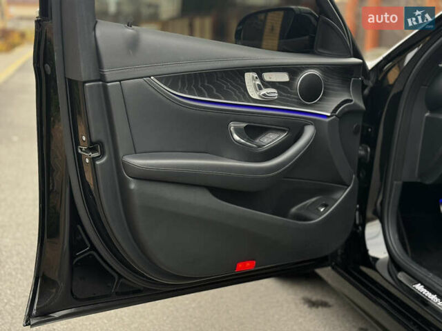 Черный Мерседес Е-Класс, объемом двигателя 2 л и пробегом 78 тыс. км за 50000 $, фото 35 на Automoto.ua