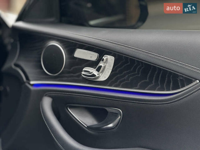 Черный Мерседес Е-Класс, объемом двигателя 2 л и пробегом 78 тыс. км за 50000 $, фото 64 на Automoto.ua