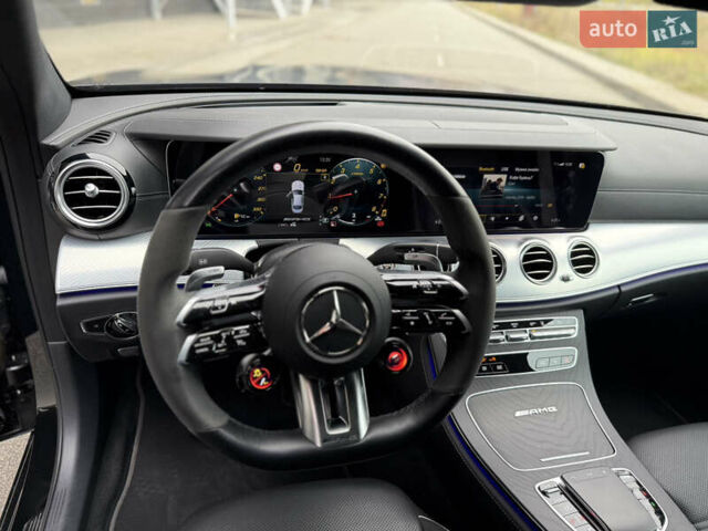 Черный Мерседес Е-Класс, объемом двигателя 4 л и пробегом 47 тыс. км за 120000 $, фото 23 на Automoto.ua