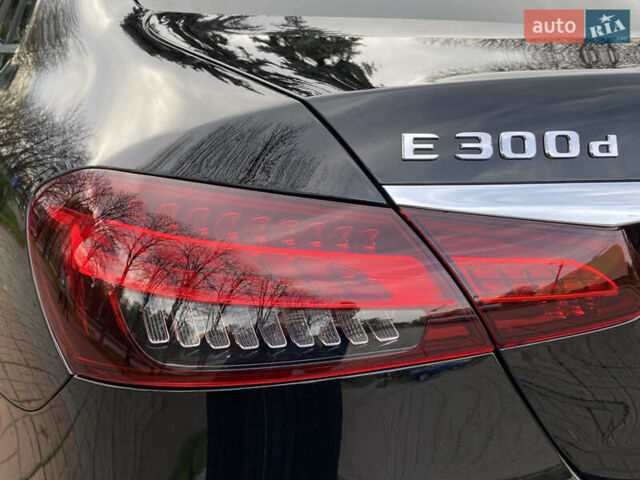 Черный Мерседес Е-Класс, объемом двигателя 2 л и пробегом 71 тыс. км за 53700 $, фото 26 на Automoto.ua