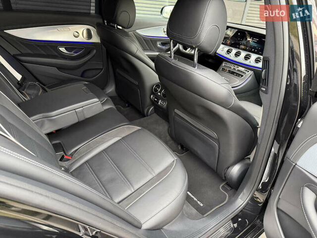 Черный Мерседес Е-Класс, объемом двигателя 4 л и пробегом 47 тыс. км за 120000 $, фото 30 на Automoto.ua