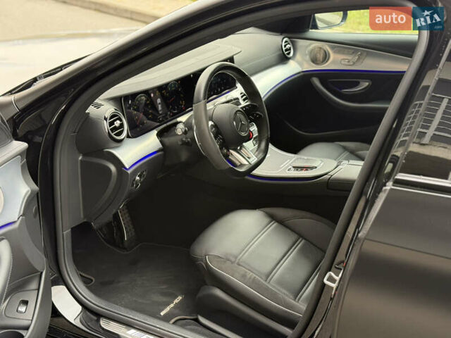 Черный Мерседес Е-Класс, объемом двигателя 4 л и пробегом 47 тыс. км за 120000 $, фото 17 на Automoto.ua