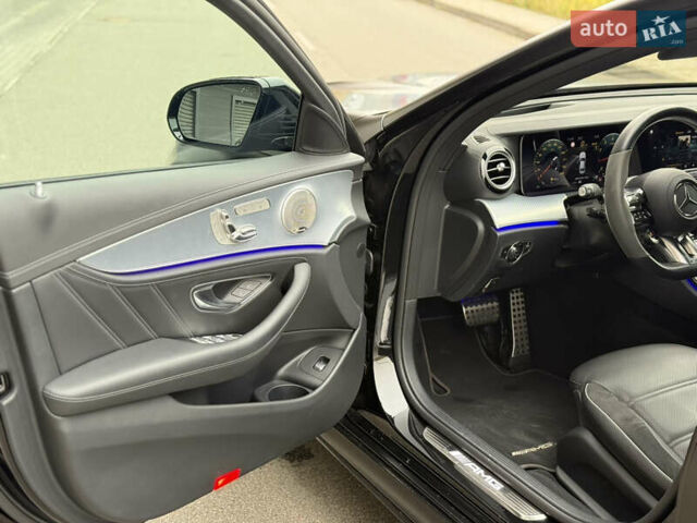 Черный Мерседес Е-Класс, объемом двигателя 4 л и пробегом 47 тыс. км за 120000 $, фото 18 на Automoto.ua