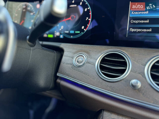 Черный Мерседес Е-Класс, объемом двигателя 2 л и пробегом 107 тыс. км за 45500 $, фото 63 на Automoto.ua