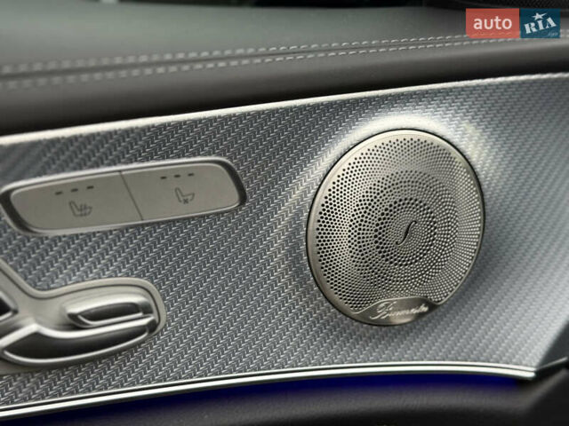 Черный Мерседес Е-Класс, объемом двигателя 4 л и пробегом 47 тыс. км за 120000 $, фото 20 на Automoto.ua