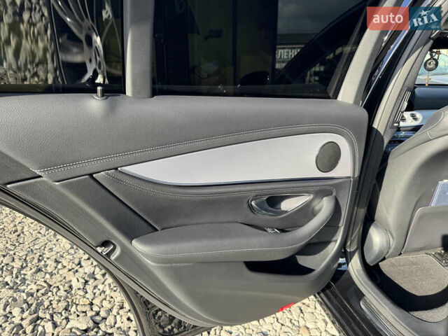 Черный Мерседес Е-Класс, объемом двигателя 2.93 л и пробегом 153 тыс. км за 51999 $, фото 60 на Automoto.ua