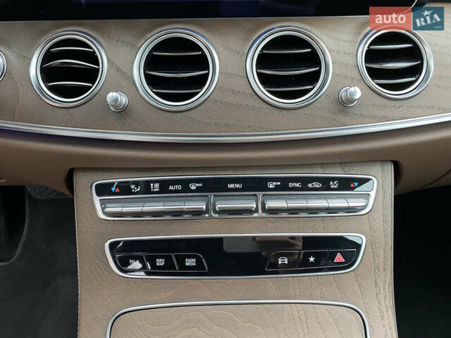 Черный Мерседес Е-Класс, объемом двигателя 2 л и пробегом 71 тыс. км за 53700 $, фото 49 на Automoto.ua