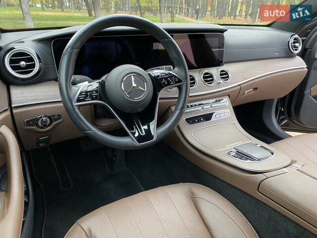 Черный Мерседес Е-Класс, объемом двигателя 2 л и пробегом 71 тыс. км за 53700 $, фото 32 на Automoto.ua