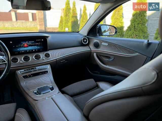 Черный Мерседес Е-Класс, объемом двигателя 2 л и пробегом 107 тыс. км за 45500 $, фото 35 на Automoto.ua