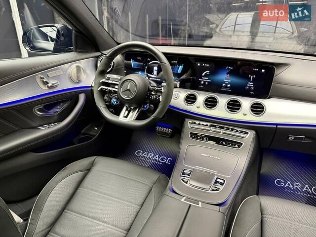 Черный Мерседес Е-Класс, объемом двигателя 4 л и пробегом 47 тыс. км за 113900 $, фото 37 на Automoto.ua