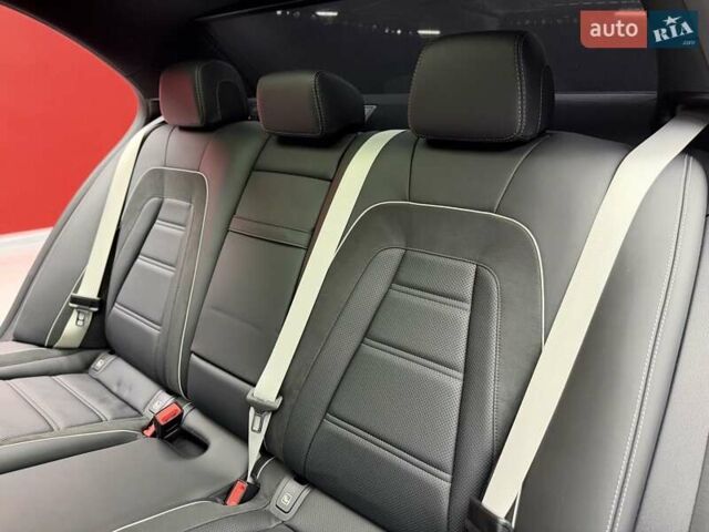 Черный Мерседес Е-Класс, объемом двигателя 4 л и пробегом 47 тыс. км за 113900 $, фото 42 на Automoto.ua