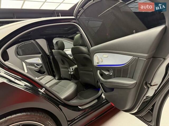 Черный Мерседес Е-Класс, объемом двигателя 4 л и пробегом 47 тыс. км за 113900 $, фото 46 на Automoto.ua