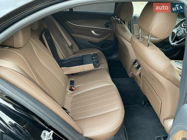 Черный Мерседес Е-Класс, объемом двигателя 2 л и пробегом 71 тыс. км за 53700 $, фото 45 на Automoto.ua