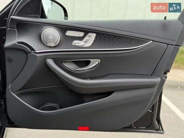 Чорний Мерседес Е-Клас, об'ємом двигуна 1.95 л та пробігом 44 тис. км за 55500 $, фото 43 на Automoto.ua