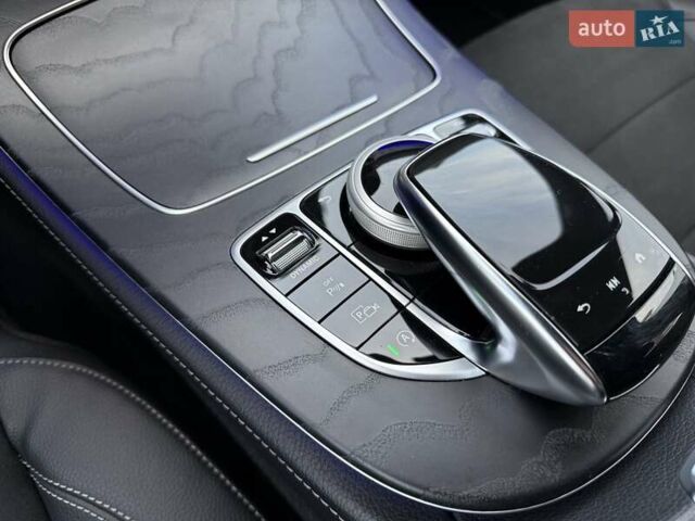 Чорний Мерседес Е-Клас, об'ємом двигуна 1.95 л та пробігом 44 тис. км за 55500 $, фото 73 на Automoto.ua
