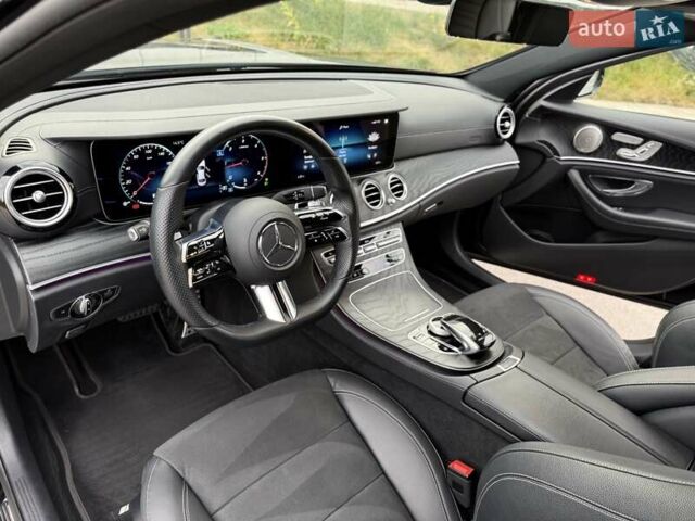 Чорний Мерседес Е-Клас, об'ємом двигуна 1.95 л та пробігом 44 тис. км за 55500 $, фото 34 на Automoto.ua