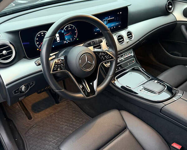 Чорний Мерседес Е-Клас, об'ємом двигуна 1.95 л та пробігом 40 тис. км за 43900 $, фото 8 на Automoto.ua