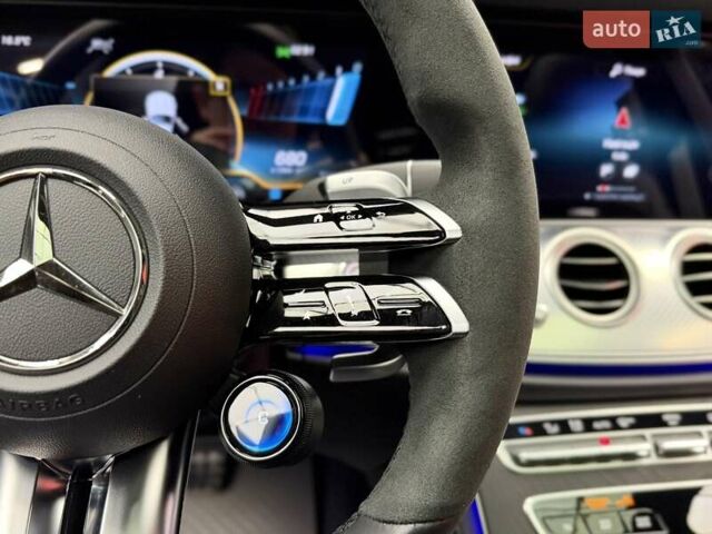 Черный Мерседес Е-Класс, объемом двигателя 4 л и пробегом 47 тыс. км за 113900 $, фото 33 на Automoto.ua