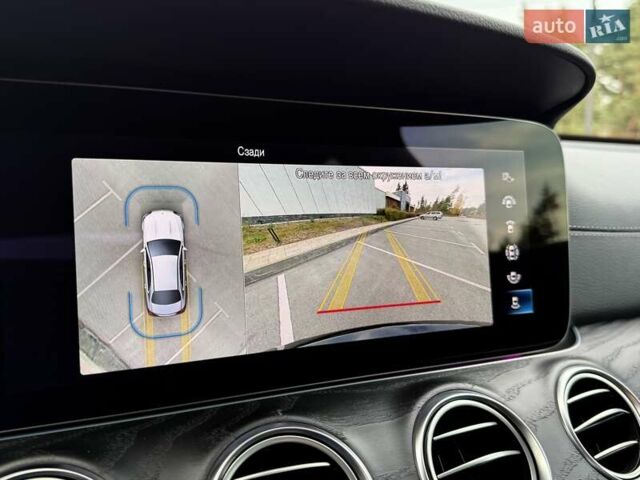 Чорний Мерседес Е-Клас, об'ємом двигуна 1.95 л та пробігом 44 тис. км за 55500 $, фото 64 на Automoto.ua