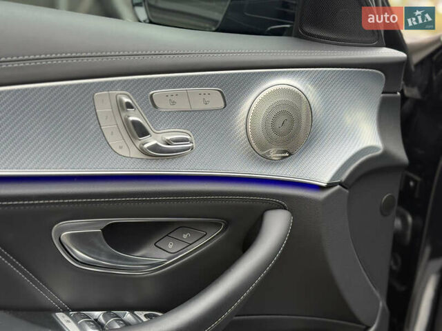 Черный Мерседес Е-Класс, объемом двигателя 4 л и пробегом 47 тыс. км за 120000 $, фото 19 на Automoto.ua