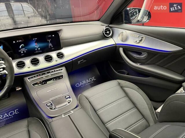 Черный Мерседес Е-Класс, объемом двигателя 4 л и пробегом 47 тыс. км за 113900 $, фото 38 на Automoto.ua