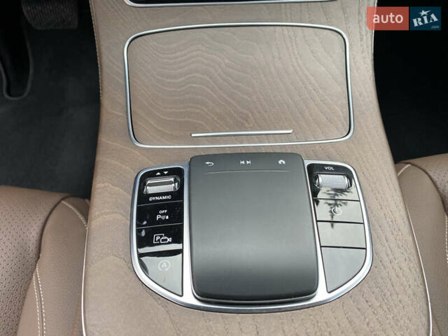 Черный Мерседес Е-Класс, объемом двигателя 2 л и пробегом 71 тыс. км за 53700 $, фото 48 на Automoto.ua