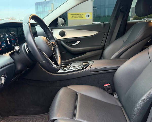 Чорний Мерседес Е-Клас, об'ємом двигуна 1.95 л та пробігом 40 тис. км за 43900 $, фото 9 на Automoto.ua