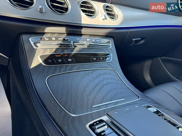 Черный Мерседес Е-Класс, объемом двигателя 2.93 л и пробегом 153 тыс. км за 51999 $, фото 73 на Automoto.ua