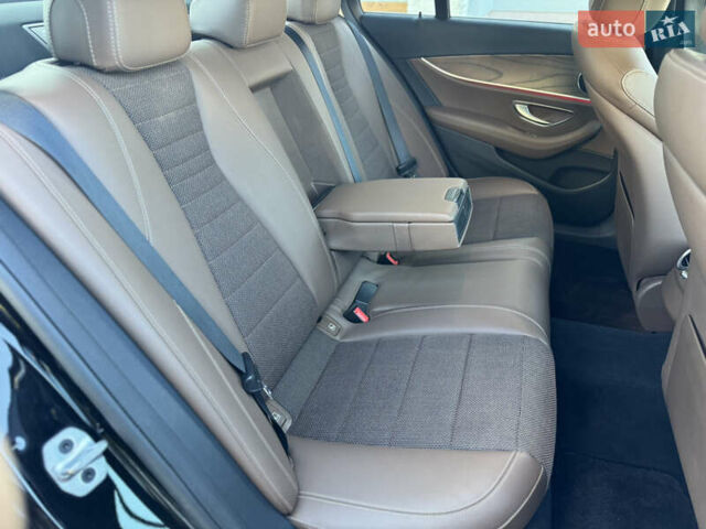 Черный Мерседес Е-Класс, объемом двигателя 2 л и пробегом 107 тыс. км за 45500 $, фото 30 на Automoto.ua