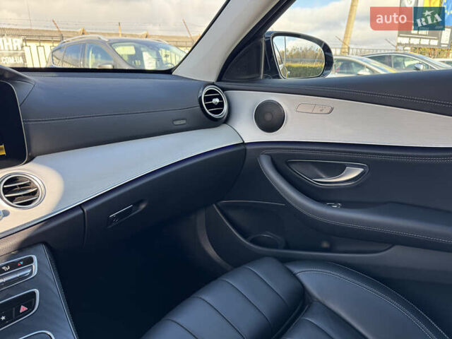 Черный Мерседес Е-Класс, объемом двигателя 2.93 л и пробегом 153 тыс. км за 51999 $, фото 76 на Automoto.ua